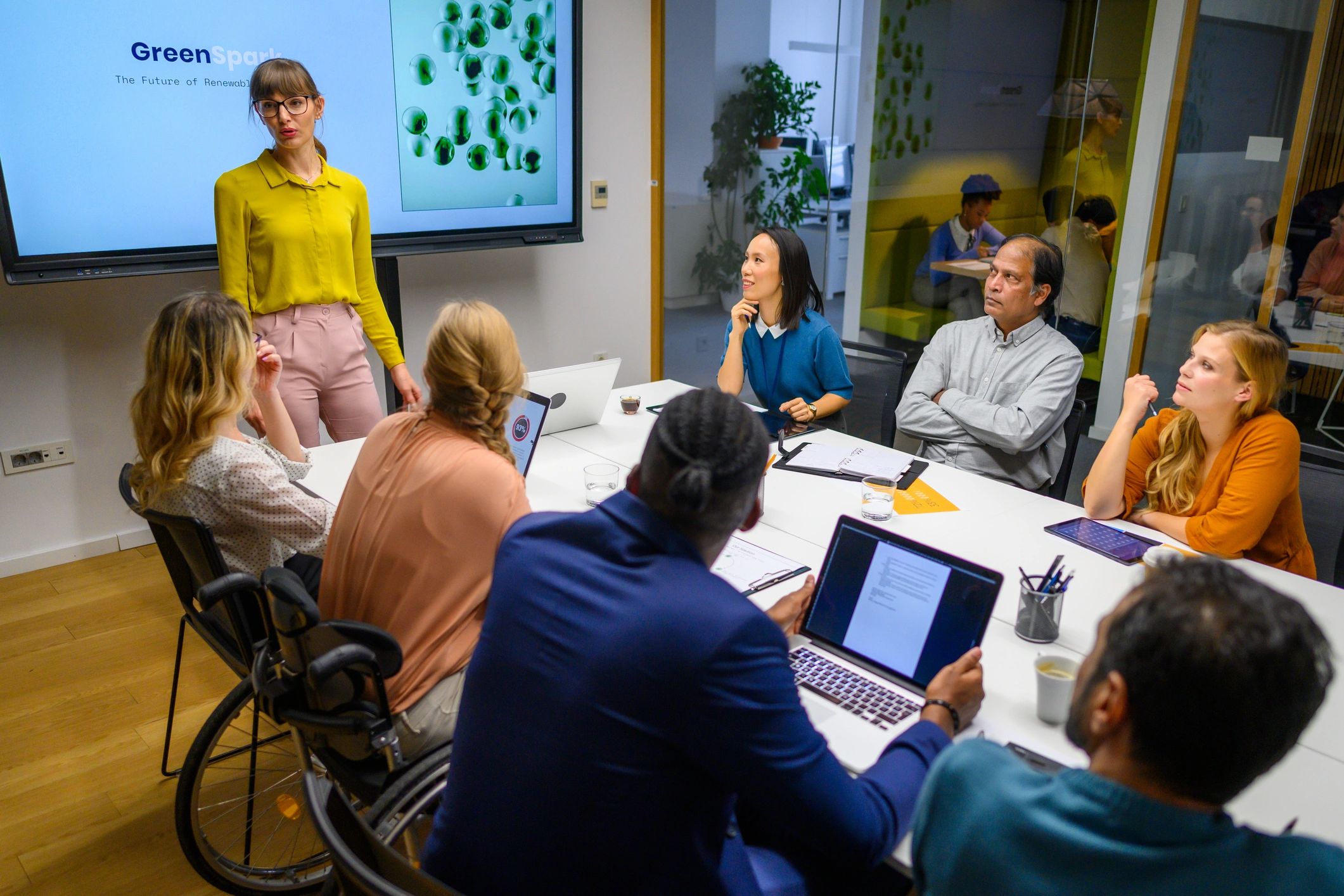 Digital producer presenting newsroom update